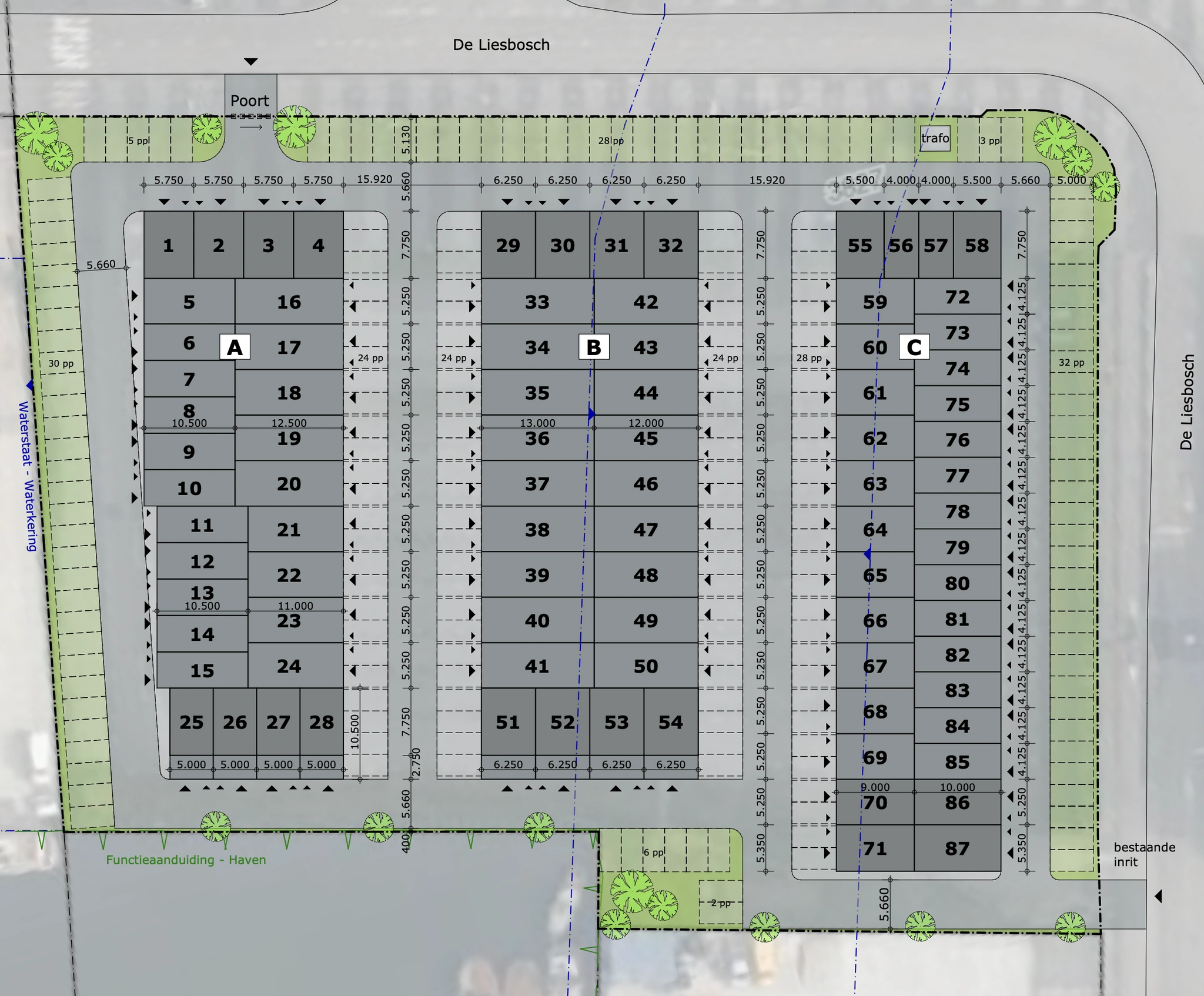Plattegrond van een parkeer- en opslagterrein aan De Liesbosch met genummerde vakken en looppaden.